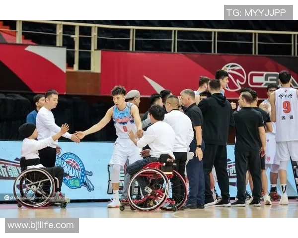 上海篮球队与重庆篮球队的耐力较量赛后深度分析与总结 上海篮球队与重庆篮球队的耐力较量赛后深度分析与总结