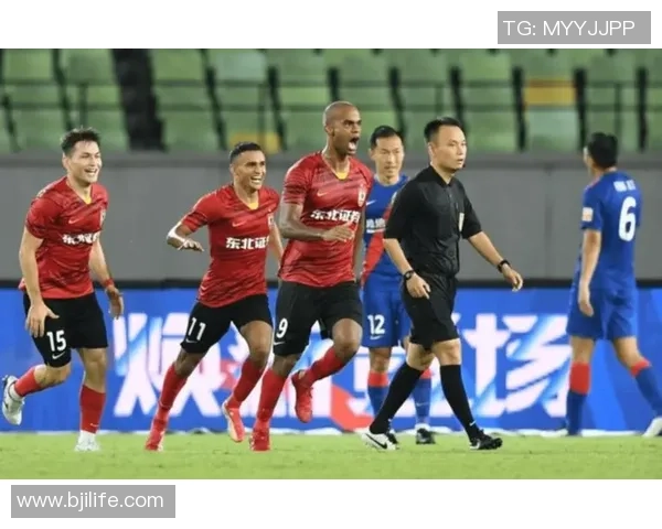 北京足球队强势领跑锦标赛积分榜以93分稳居第一 北京足球队强势领跑锦标赛积分榜以93分稳居第一