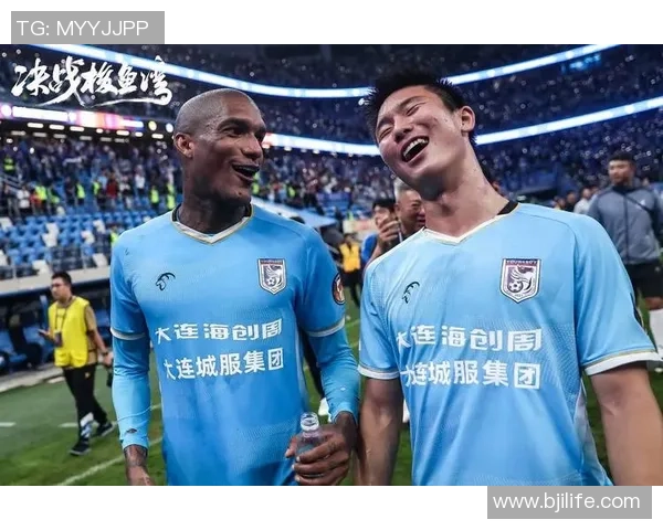 在足球场上感受团结与梦想的力量每一次进球都让心灵共鸣