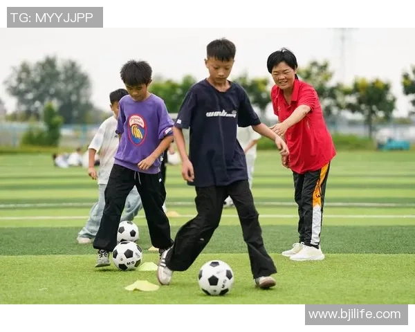 足球自动笔助力青少年足球梦想书写精彩未来